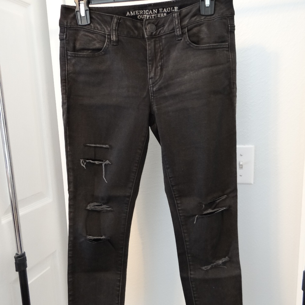 Size 4 American Eagle distressed jeans